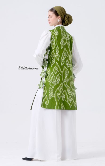 Vest 90 Batik Tulis Mega Mendung - Image 3