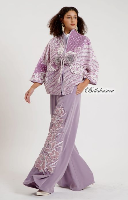 Kirana Cape Purple - Image 3